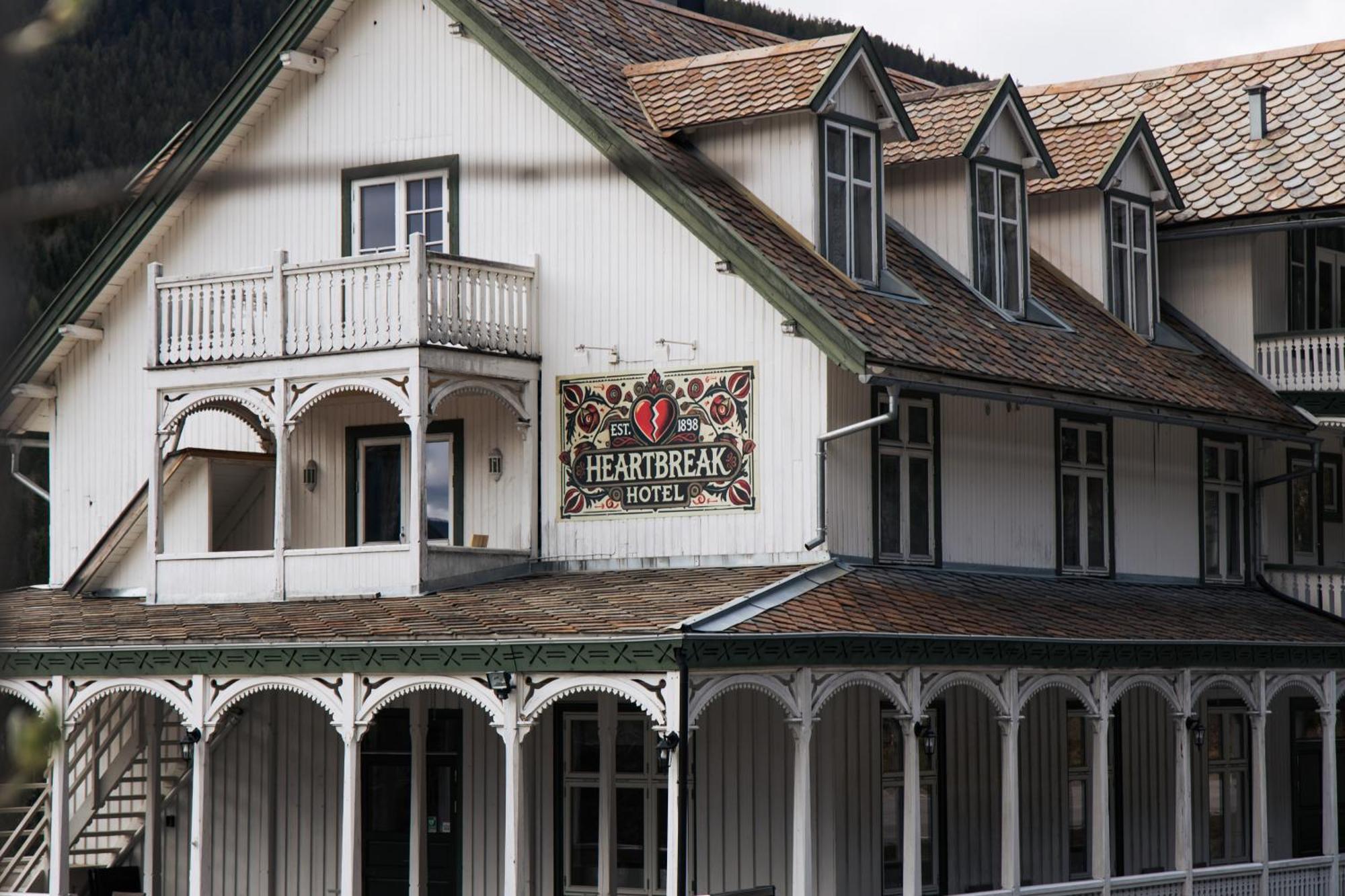 Heartbreak Hotel Nedre Heidal ภายนอก รูปภาพ